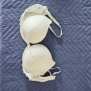 Victoria's Secret white bra 34D